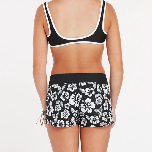 Not Available Sold In Another App - Picture 15 of 16